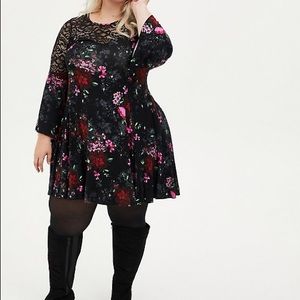 Torrid (NWT) BLACK FLORAL LACE BELL SLEEVE DRESS